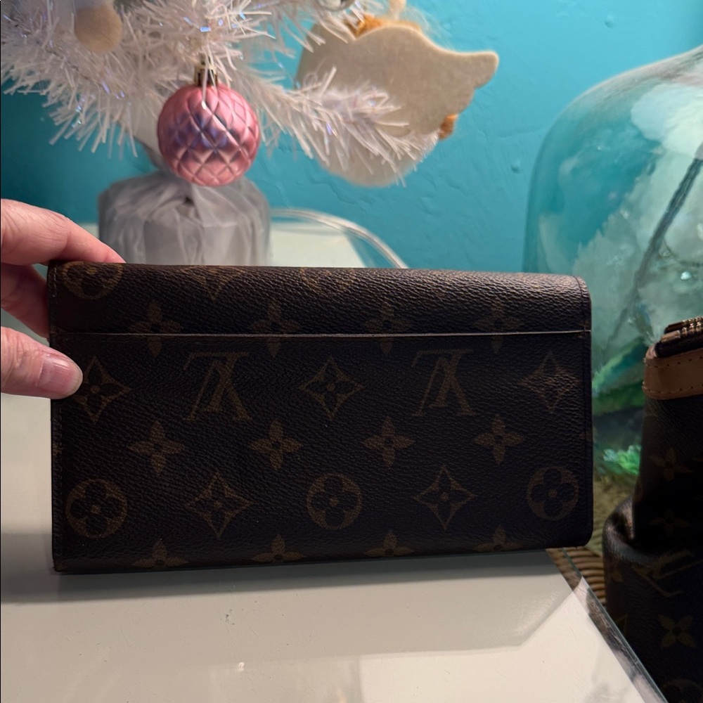 Louis Vuitton Dark Brown Monogram Wallet - Picture 2 of 9